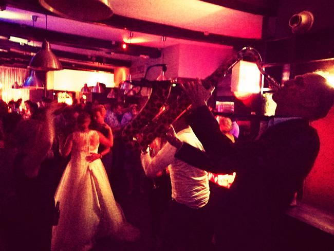 muziek saxofonist dj agano